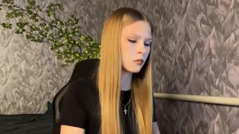 Snapshot of alexialunaris chatting on 04/30/26, 03:07 Alexia online show from 04/30/26, 03:07