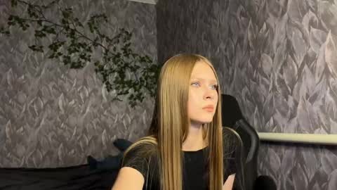 Snapshot of alexialunaris chatting on 05/26/26, 01:51 Alexia online show from 05/26/26, 01:51