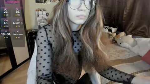 Snapshot of alexiamaiex chatting on 11/08/25, 04:12 alexiamaiex online show from 11/08/25, 04:12