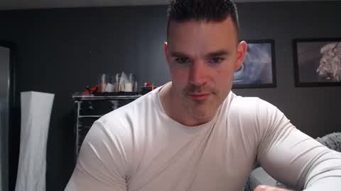 Snapshot of alexiarain chatting on 04/08/26, 01:05 Alex online show from 04/08/26, 01:05