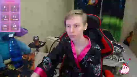 Snapshot of alexis_gordon chatting on 03/04/25, 07:22 Alexis online show from 03/04/25, 07:22