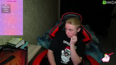 Snapshot of alexis_gordon chatting on 09/19/25, 07:14 Alexis online show from 09/19/25, 07:14