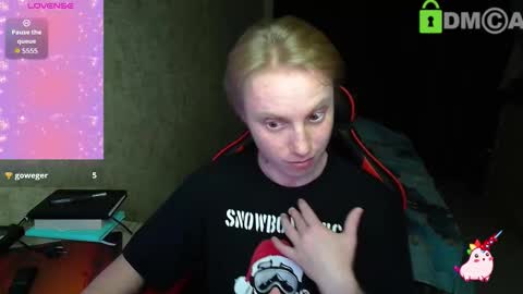 Snapshot of alexis_gordon chatting on 09/20/25, 10:44 Alexis online show from 09/20/25, 10:44