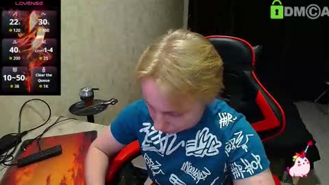 Snapshot of alexis_gordon chatting on 10/14/25, 06:09 Alexis online show from 10/14/25, 06:09