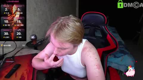 Snapshot of alexis_gordon chatting on 10/21/25, 05:46 Alexis online show from 10/21/25, 05:46