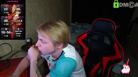 Snapshot of alexis_gordon chatting on 10/24/25, 03:19 Alexis online show from 10/24/25, 03:19