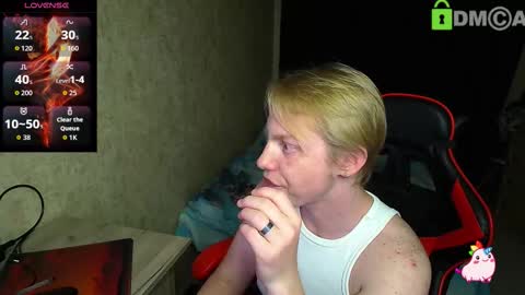 Snapshot of alexis_gordon chatting on 10/28/25, 07:49 Alexis online show from 10/28/25, 07:49