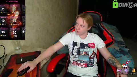 Snapshot of alexis_gordon chatting on 10/31/25, 05:14 Alexis online show from 10/31/25, 05:14