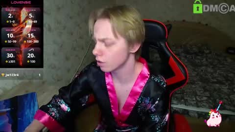 Snapshot of alexis_gordon chatting on 11/28/25, 01:58 Alexis online show from 11/28/25, 01:58