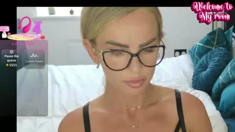 Alexis White online show from 06/26/26, 10:08