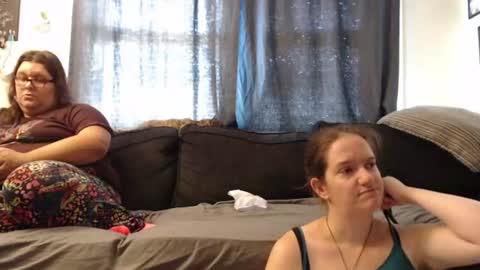 Snapshot of alexisandtherest chatting on 07/02/26, 04:13 Alexis online show from 07/02/26, 04:13
