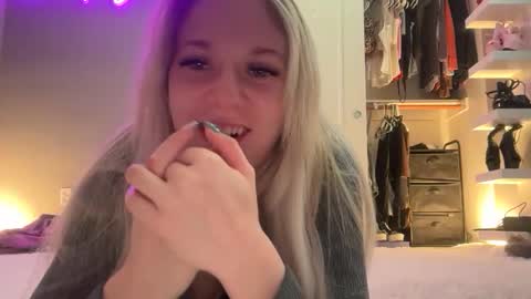 alexispaige06 online show from 04/24/26, 01:46