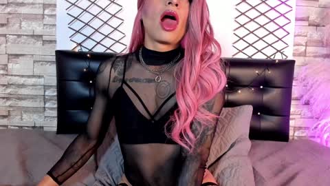 Snapshot of alexjhonsson chatting on 01/25/25, 12:05 Alexjhonsson online show from 01/25/25, 12:05