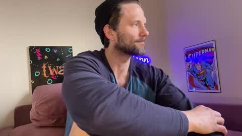 Snapshot of alexmanndickerson chatting on 01/13/26, 06:46 Alex Mann online show from 01/13/26, 06:46