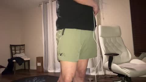 Snapshot of alexmanndickerson chatting on 02/26/26, 02:32 Alex Mann online show from 02/26/26, 02:32