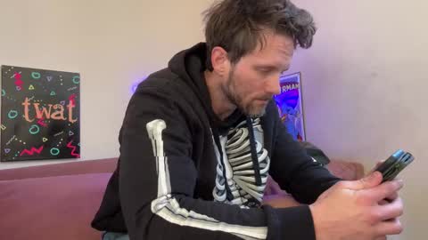 Snapshot of alexmanndickerson chatting on 03/05/26, 06:04 Alex Mann online show from 03/05/26, 06:04