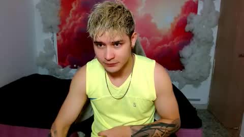Snapshot of alexpierss chatting on 12/03/25, 07:01 Alex online show from 12/03/25, 07:01