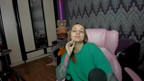 Snapshot of alexracc00n chatting on 12/02/24, 03:15 Alex online show from 12/02/24, 03:15