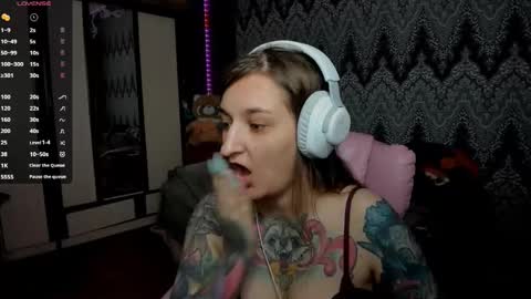 Snapshot of alexracc00n chatting on 12/06/24, 11:47 Alex online show from 12/06/24, 11:47