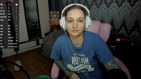 Snapshot of alexracc00n chatting on 01/01/25, 10:35 Alex online show from 01/01/25, 10:35