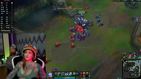 Snapshot of alexracc00n chatting on 10/16/25, 02:51 Alex online show from 10/16/25, 02:51