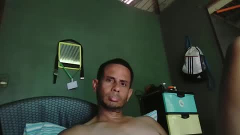 Snapshot of alextico1 chatting on 10/18/25, 03:35 Alex online show from 10/18/25, 03:35