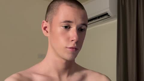 Snapshot of alexwos chatting on 12/27/24, 04:36 Alex online show from 12/27/24, 04:36