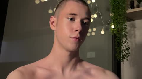 Snapshot of alexwos chatting on 01/25/25, 05:51 Alex online show from 01/25/25, 05:51