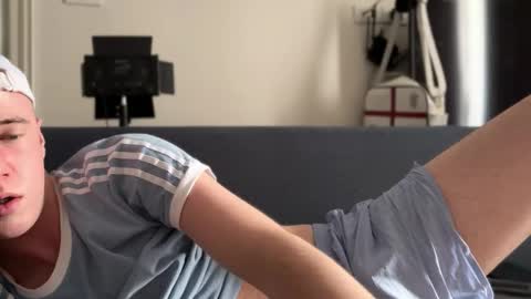 Snapshot of alexwos chatting on 10/25/25, 06:54 Alex online show from 10/25/25, 06:54