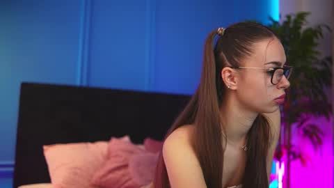 Alexxis Rae online show from 12/04/25, 04:33