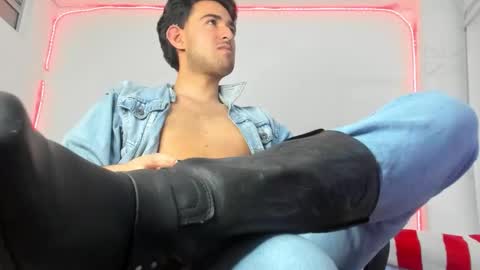 Snapshot of alexxx_savage chatting on 03/25/26, 02:39 Alexander online show from 03/25/26, 02:39