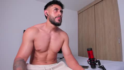Snapshot of alexxxmachine chatting on 02/16/25, 01:14 Alex   freelance model  instagram alex b229 online show from 02/16/25, 01:14