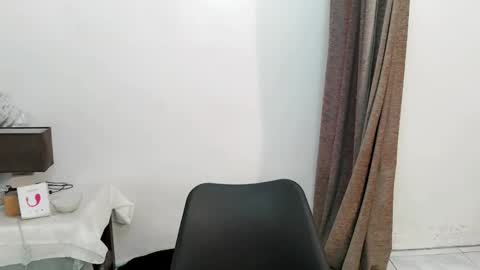 Snapshot of aleysia69 chatting on 11/10/25, 06:12 MARIE online show from 11/10/25, 06:12