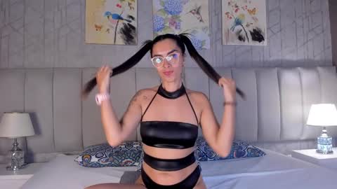 AlezkaRain online show from 10/01/25, 04:18