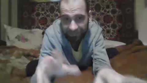 Snapshot of alferezsolvajo chatting on 04/05/26, 11:13 alferezsolvajo online show from 04/05/26, 11:13