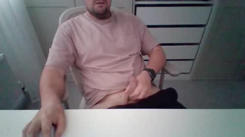 Snapshot of alfo267 chatting on 10/09/25, 08:56 WorkFromHomeFun online show from 10/09/25, 08:56