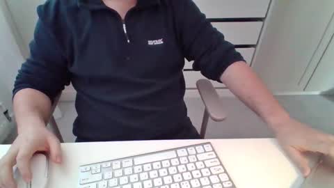 Snapshot of alfo267 chatting on 10/30/25, 10:27 WorkFromHomeFun online show from 10/30/25, 10:27