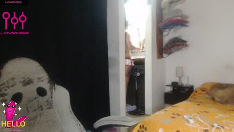 Snapshot of alguien_mas01 chatting on 06/23/26, 07:39 cami online show from 06/23/26, 07:39