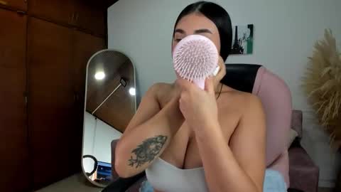 Snapshot of alheli_16 chatting on 02/24/26, 12:25 Alheli online show from 02/24/26, 12:25