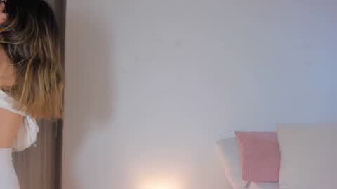 Snapshot of ali_elly chatting on 06/18/26, 11:14 Hailey online show from 06/18/26, 11:14