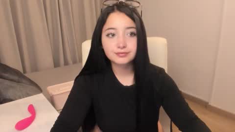 Snapshot of ali_itcadu chatting on 12/17/25, 01:44 MALEJA online show from 12/17/25, 01:44