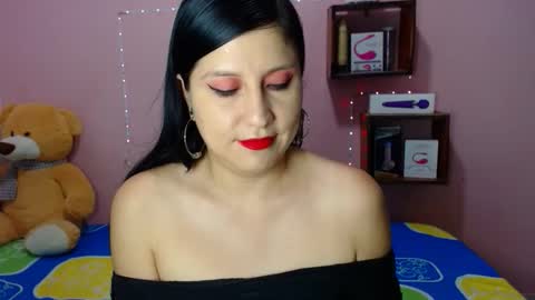 Snapshot of ali_squirt chatting on 10/18/25, 11:05 alixia online show from 10/18/25, 11:05