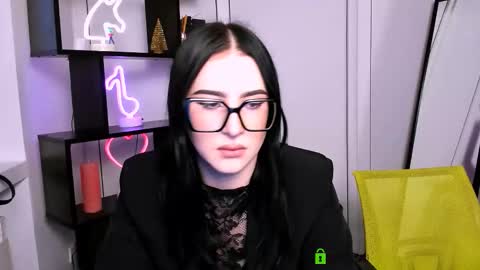 Snapshot of alia_skay chatting on 12/19/25, 10:33 alia skay online show from 12/19/25, 10:33