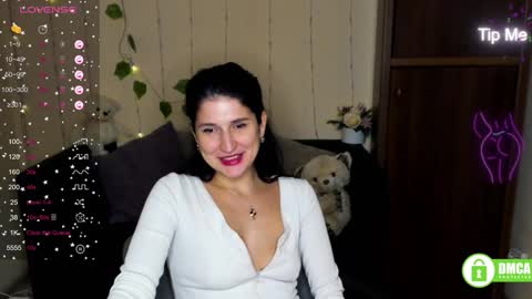 Snapshot of alianna_solo_kiss chatting on 01/29/25, 09:44 Alianna online show from 01/29/25, 09:44