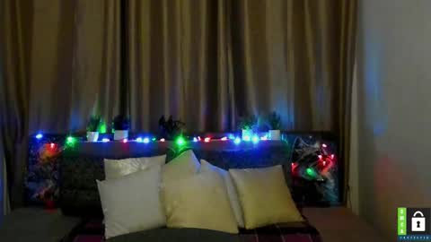 Alianna online show from 12/17/25, 06:30