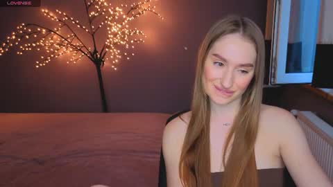 Snapshot of alicafoxis chatting on 07/06/26, 05:37 Alica online show from 07/06/26, 05:37