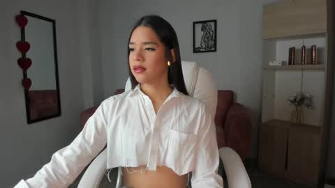 Snapshot of alice23jones chatting on 03/11/25, 12:39 Alice online show from 03/11/25, 12:39