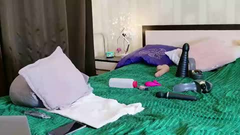 Snapshot of alice69foxy chatting on 03/03/25, 01:20 Alise online show from 03/03/25, 01:20