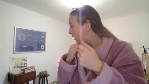 Alice online show from 11/17/25, 10:10