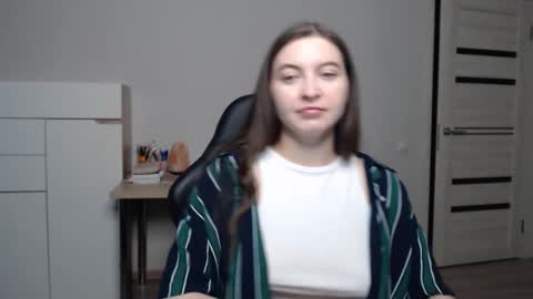Snapshot of alice_________________________ chatting on 03/09/25, 04:33 Alice online show from 03/09/25, 04:33